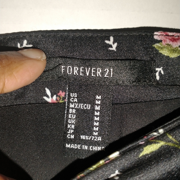 Forever 21 Black/Multi Mini Skirt - Picture 2 of 4